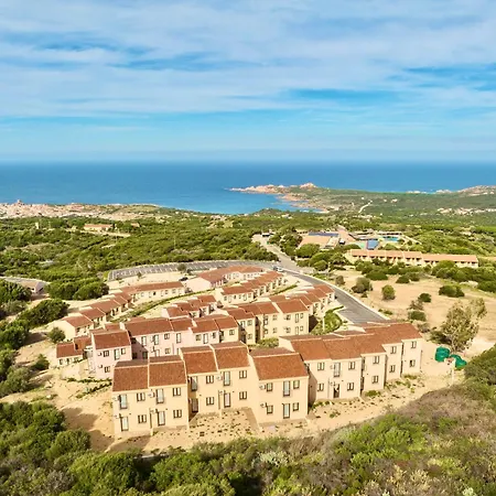 With Swimming-pool In Isola Rossa, Just About 2 Km From The La Marinedda Lejlighedshotel 4*