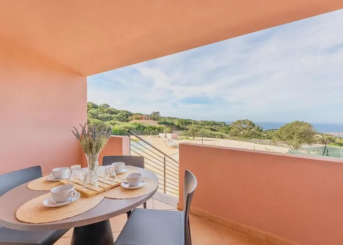 アパートホテル With Swimming-pool In Isola Rossa, Just About 2 Km From The La Marinedda イーゾラ・ロッサ