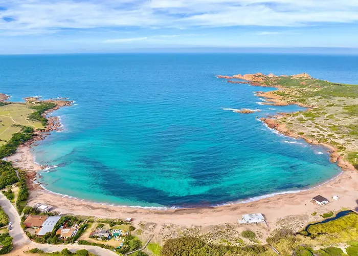 With Swimming-pool In Isola Rossa, Just About 2 Km From The La Marinedda Lejlighedshotel