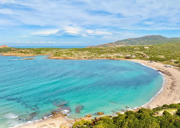 With Swimming-pool In Isola Rossa, Just About 2 Km From The La Marinedda Lejlighedshotel