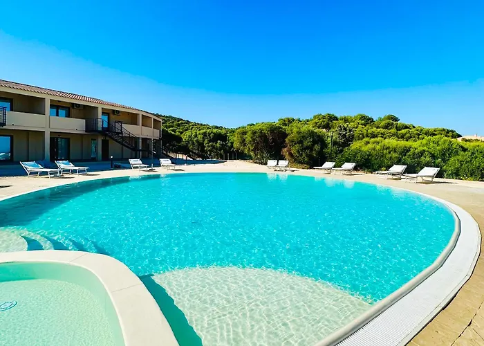 With Swimming-pool In Isola Rossa, Just About 2 Km From The La Marinedda Lejlighedshotel Isola Rossa (Sassari)